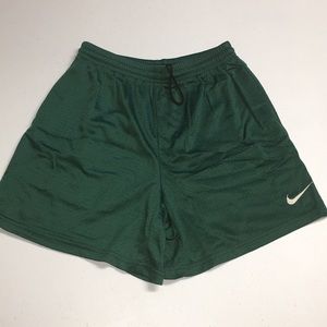 Nike Bottoms - Nike Shorts L(14-16) Nike Bottoms - Nike Shorts L(14-16)